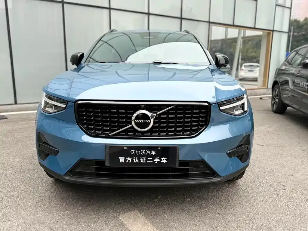 Volvo XC40 — фото 4