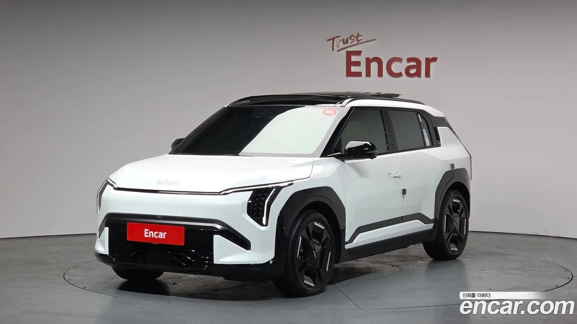 Kia EV3 — фото 1