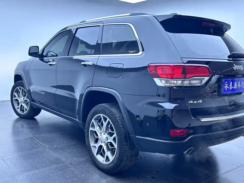 Jeep Grand Cherokee (Import) 2022 из CN, фото 3