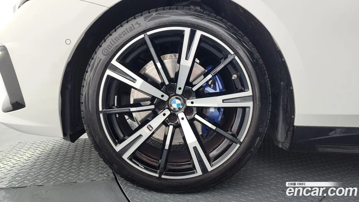 BMW 5-Series 2024 из KR, фото 10