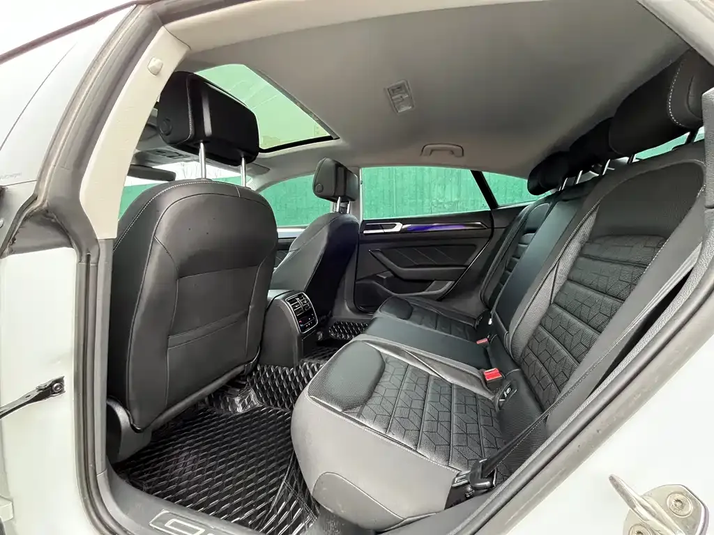 Volkswagen CC 2024 из CN, фото 10