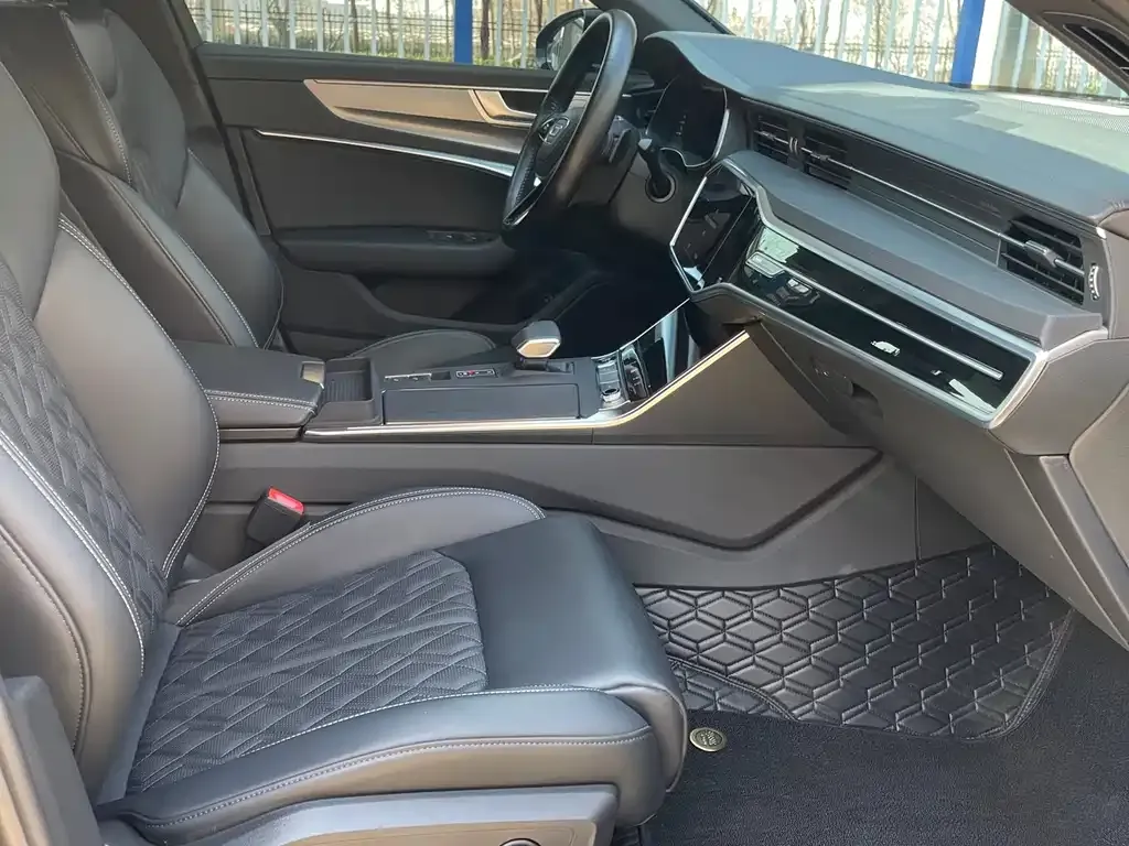 Audi A6L 2025 из CN, фото 2