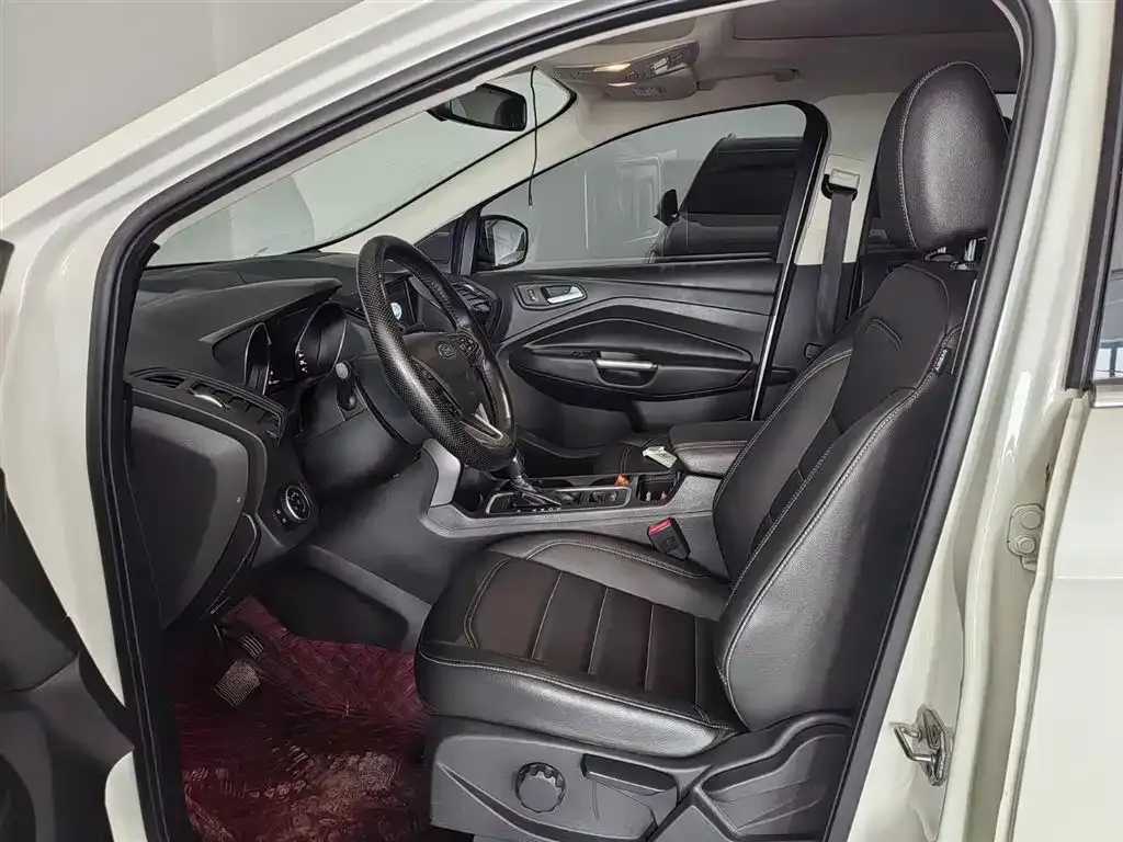 Ford Kuga 2021 из CN, фото 4