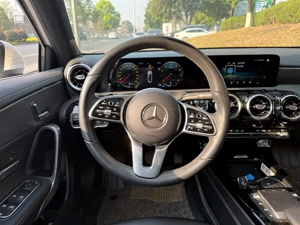Mercedes-Benz A-Class — фото 5