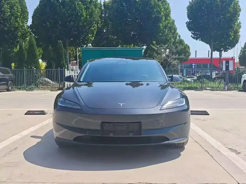 Tesla Model 3 — фото 2