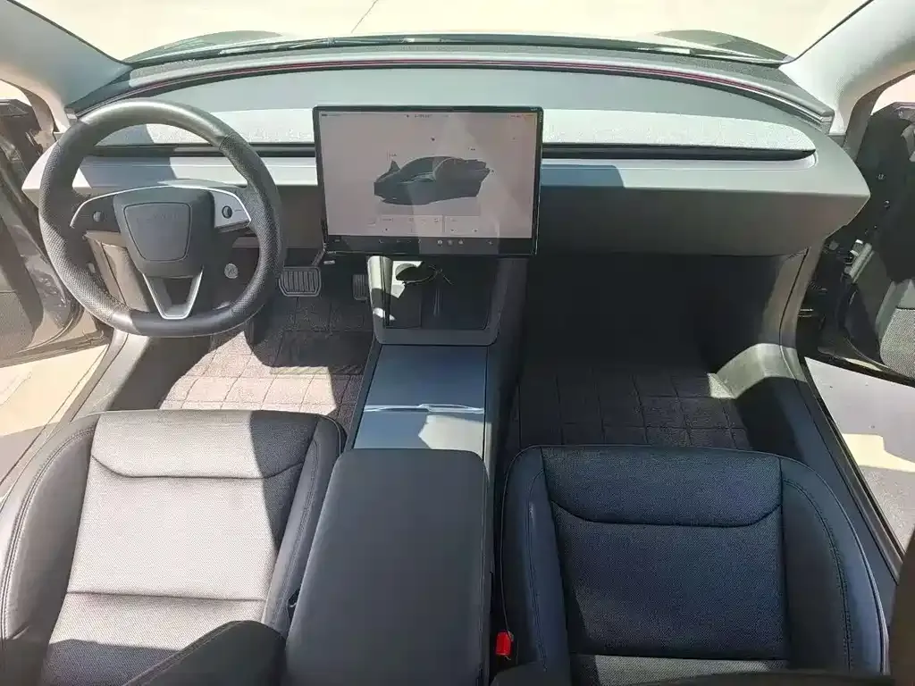 Tesla Model 3 — фото 9