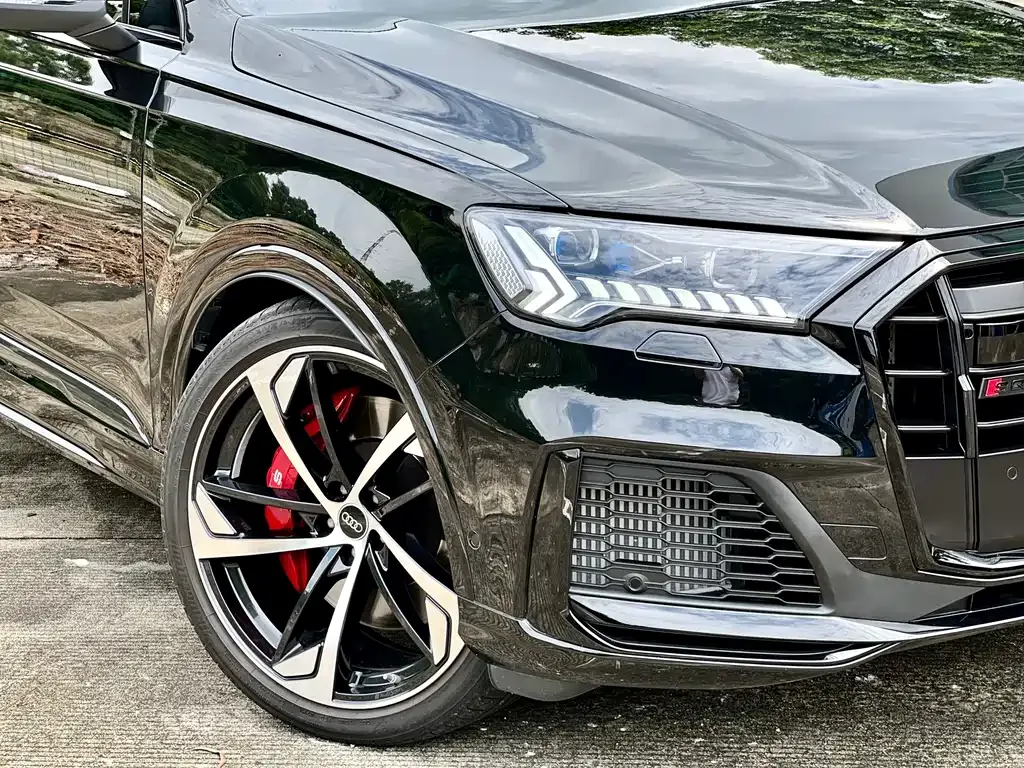 Audi SQ7 2024 из CN, фото 10