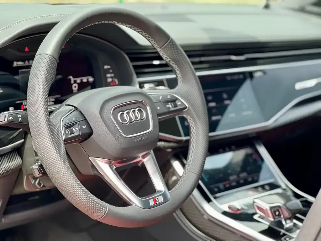 Audi SQ7 2024 из CN, фото 2