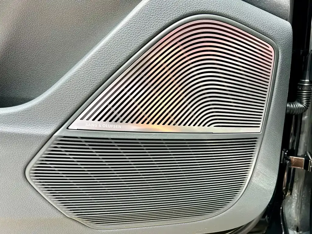 Audi SQ7 2024 из CN, фото 7