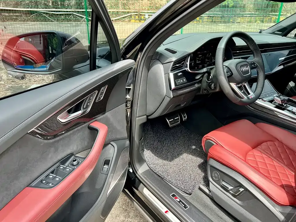 Audi SQ7 2024 из CN, фото 4