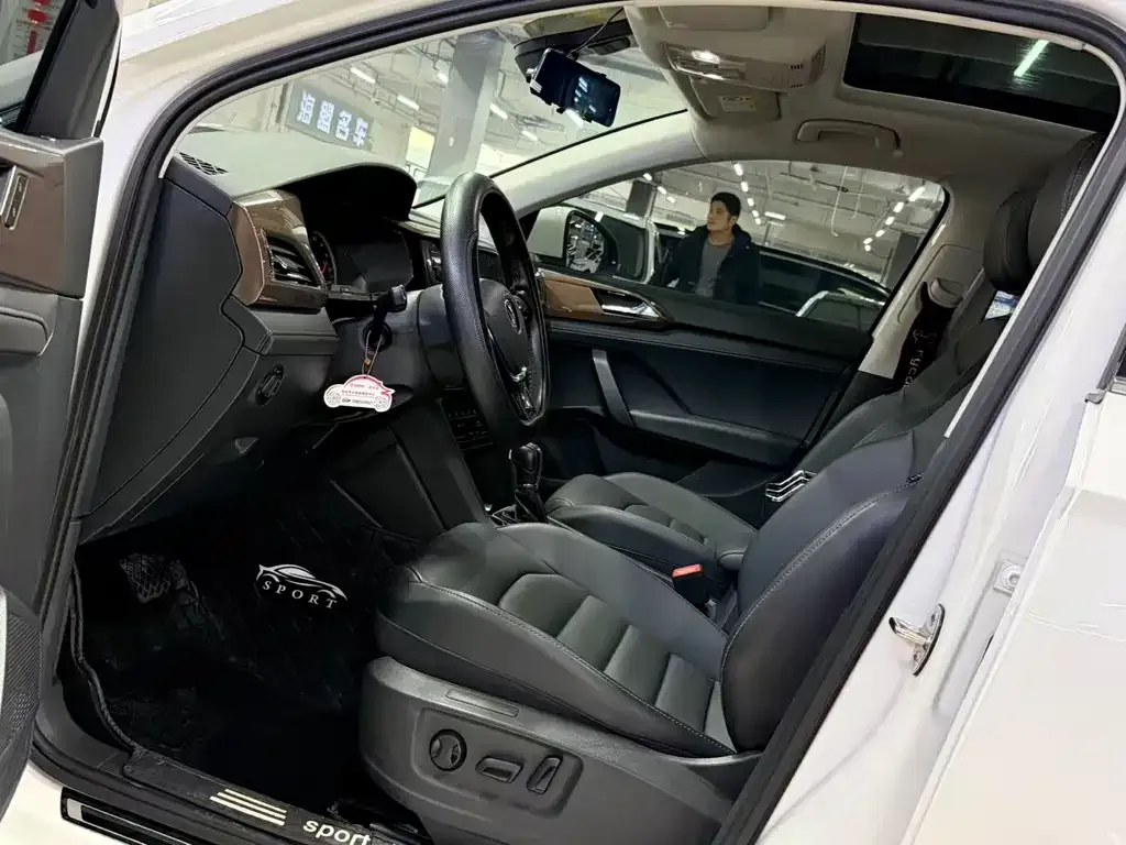 Volkswagen Tharu 2022 из CN, фото 9