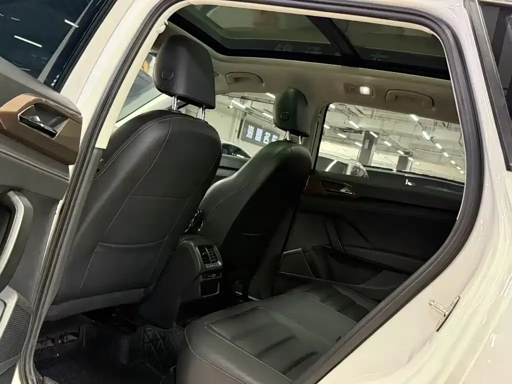 Volkswagen Tharu 2022 из CN, фото 4