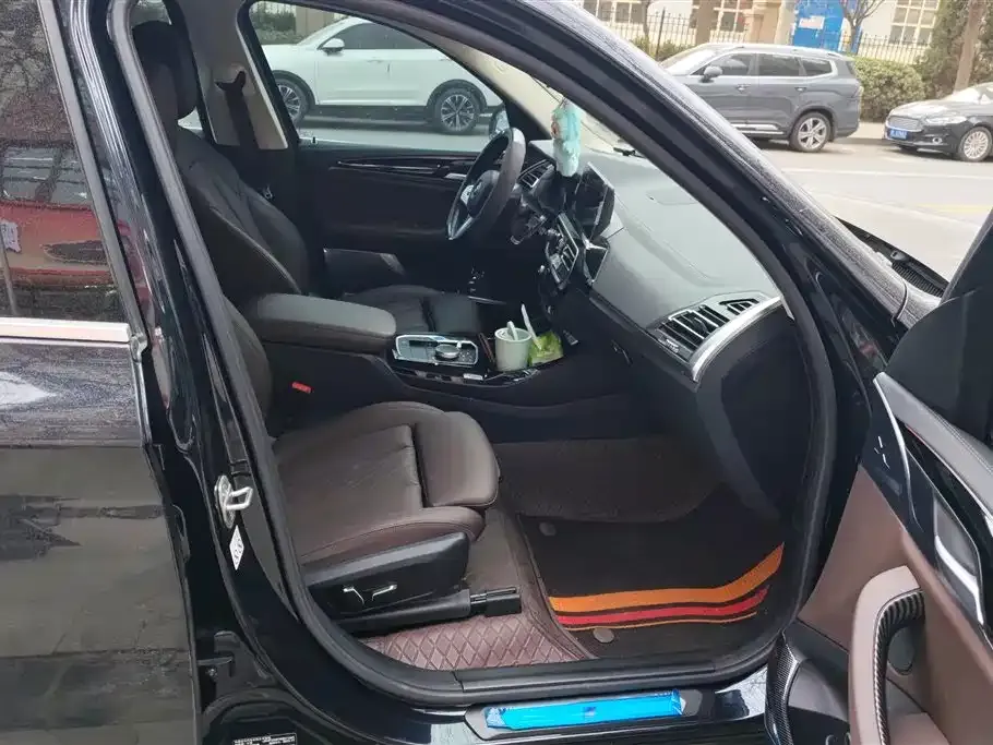 BMW iX3 2024 из CN, фото 4