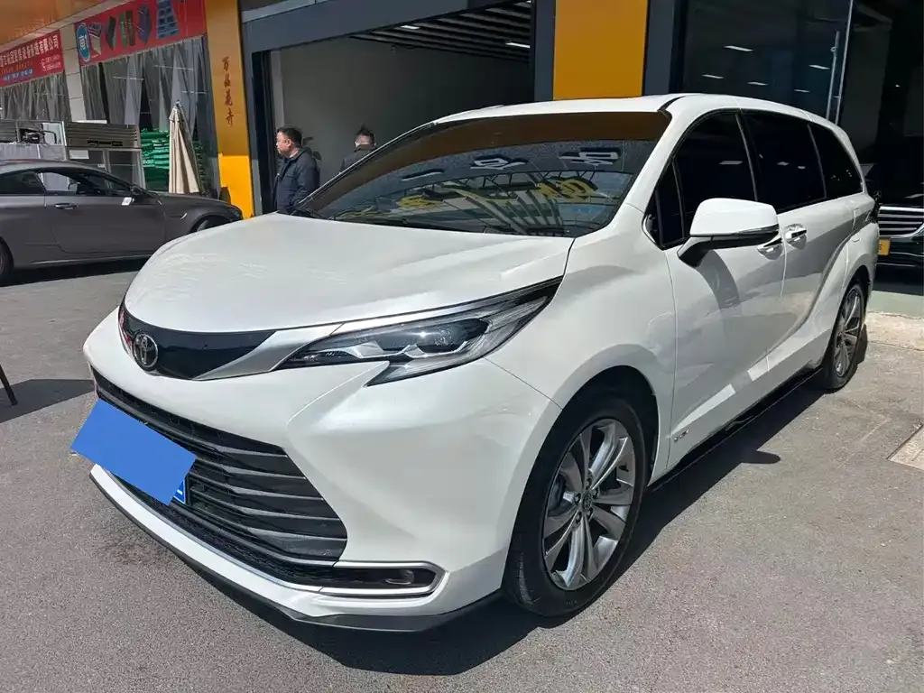 Toyota Sienna 2024 из CN, фото 1