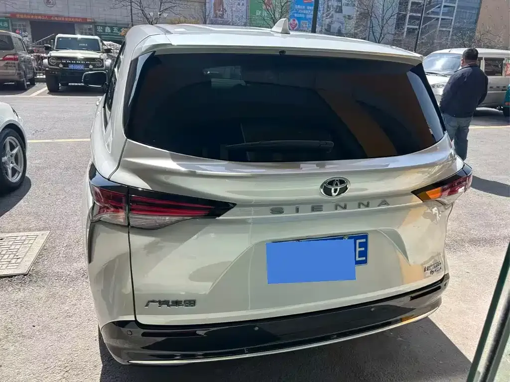 Toyota Sienna 2024 из CN, фото 10
