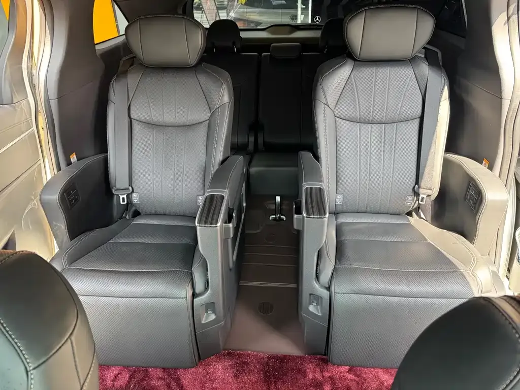 Toyota Sienna 2024 из CN, фото 9