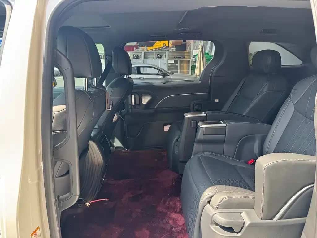Toyota Sienna 2024 из CN, фото 6