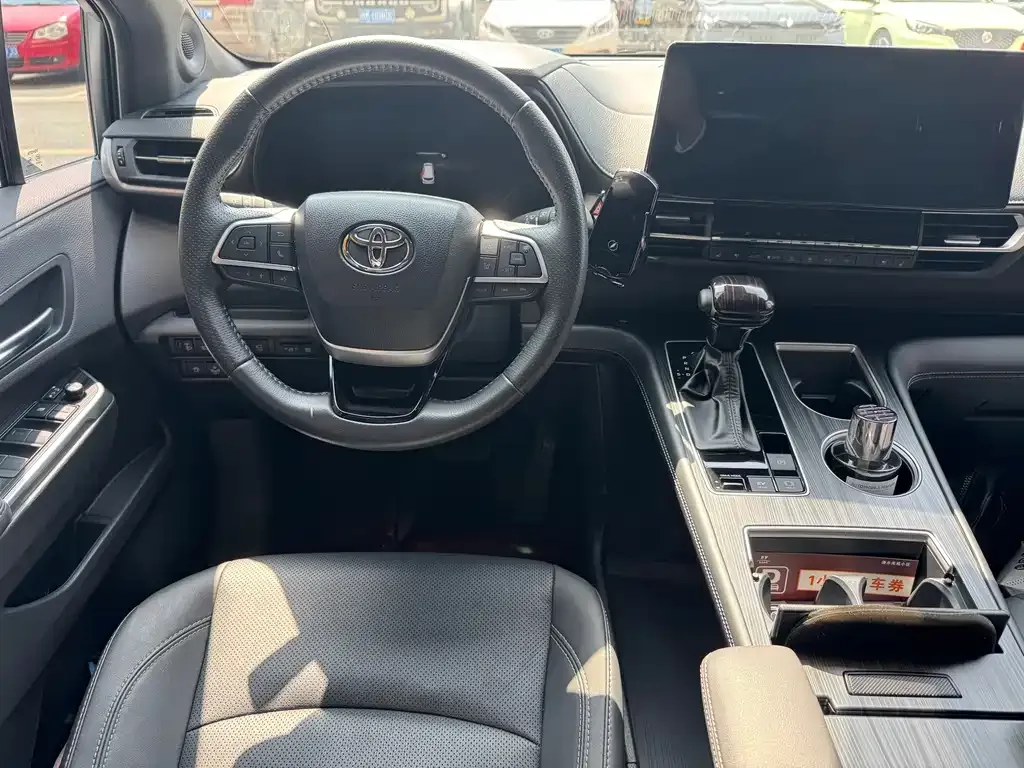 Toyota Sienna 2024 из CN, фото 8