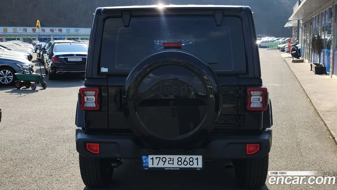 Jeep Wrangler 2021 из KR, фото 8