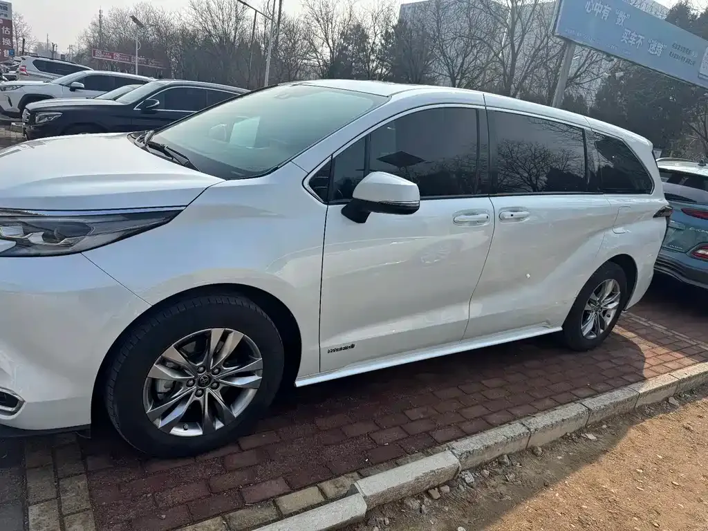 Toyota Sienna 2023 из CN, фото 7