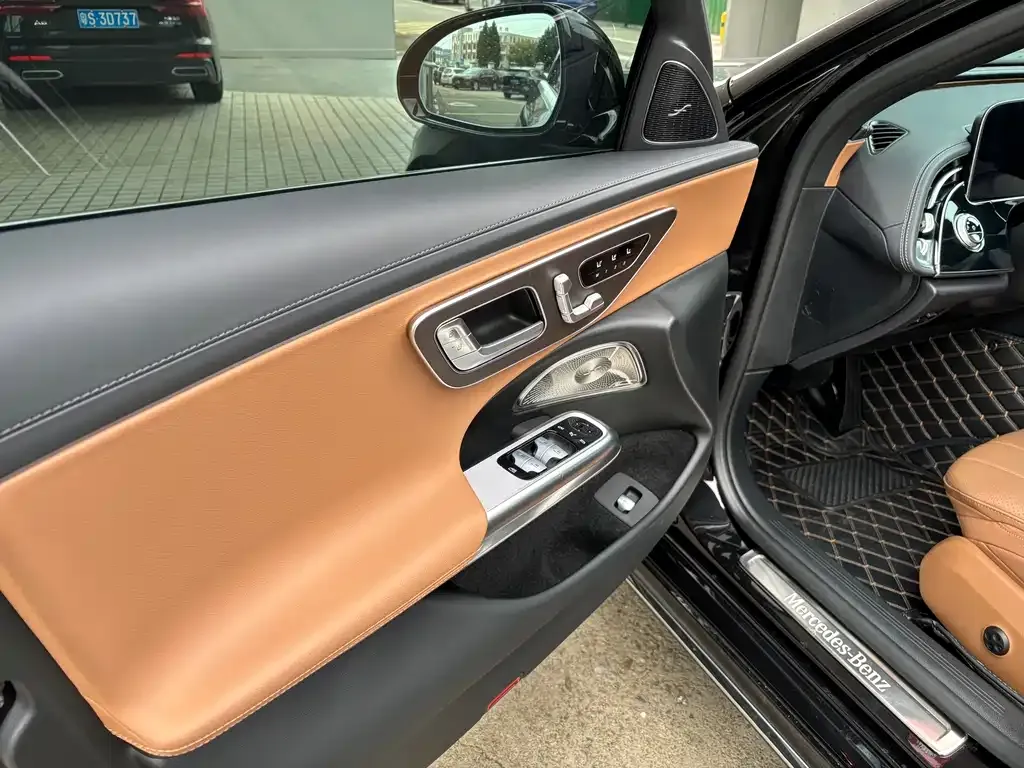 Mercedes-Benz E-Class 2024 из CN, фото 3