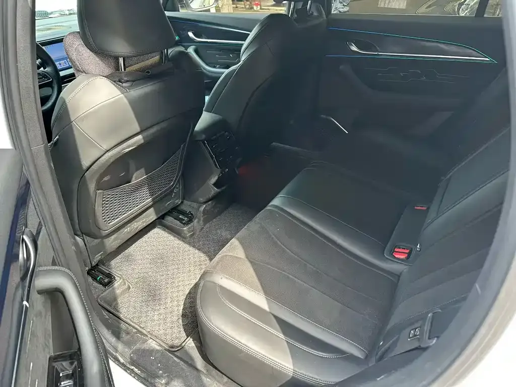 Geely Xingyue L 2024 из CN, фото 2