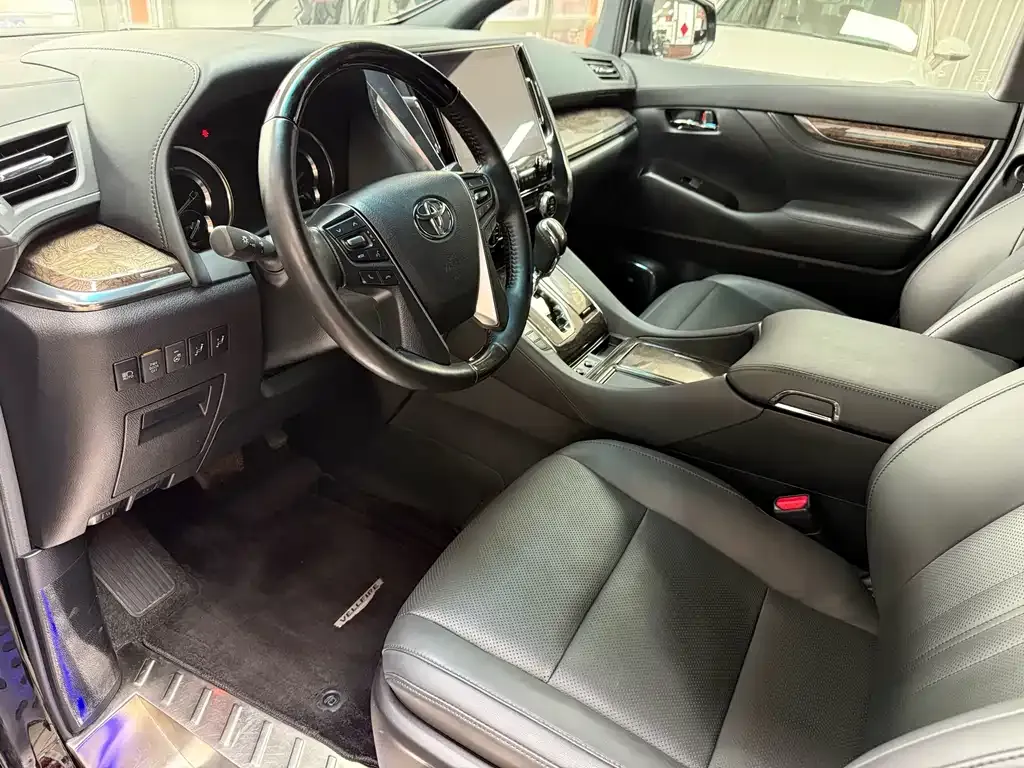Toyota Vellfire 2022 из CN, фото 7