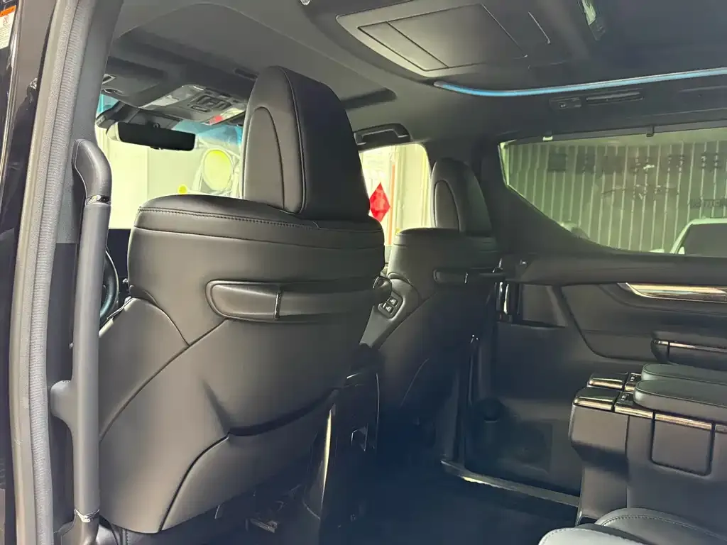 Toyota Vellfire 2022 из CN, фото 3