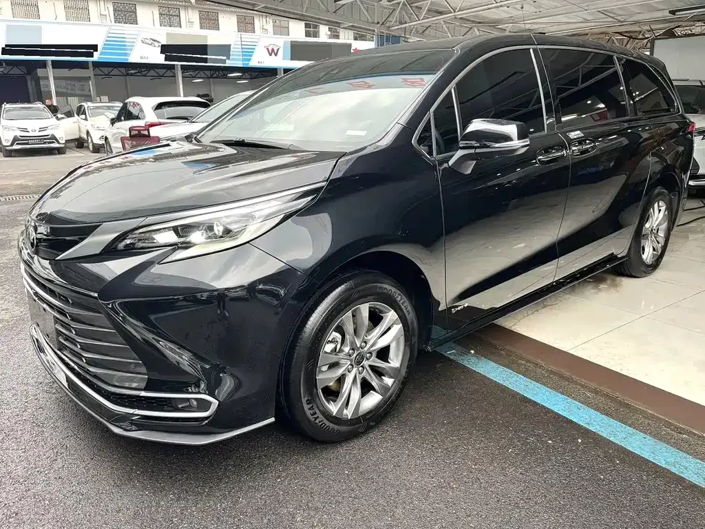 Toyota Sienna 2024 из CN, фото 1
