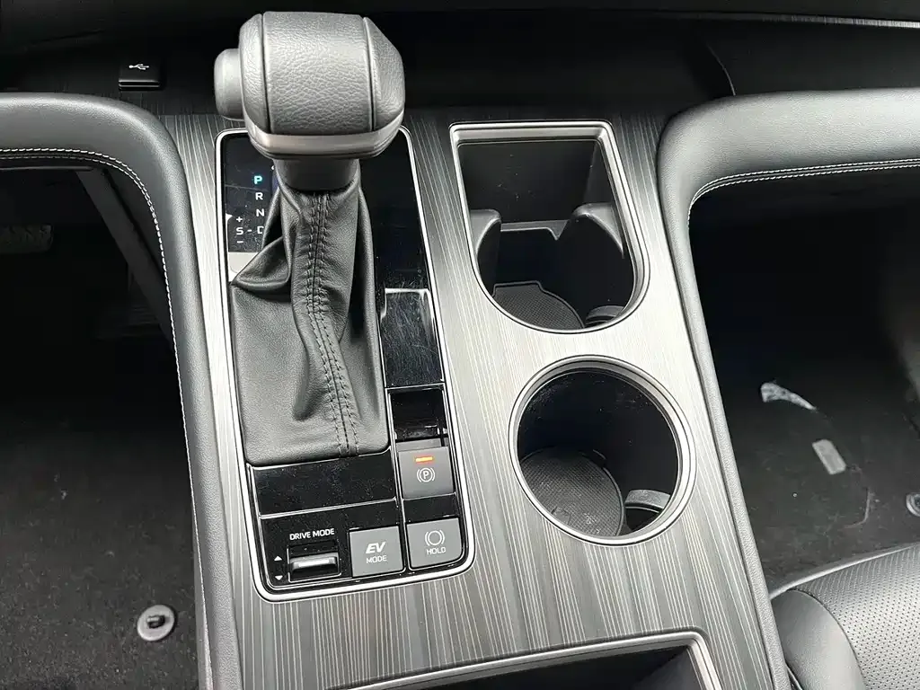 Toyota Sienna 2024 из CN, фото 7