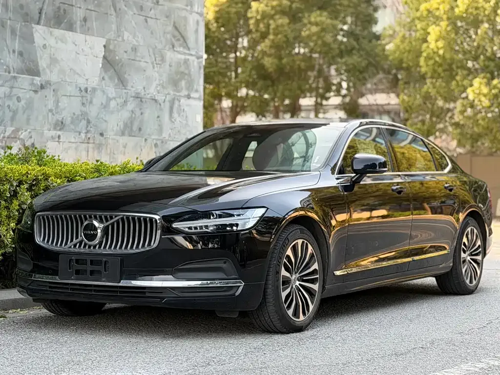 Volvo S90 — фото 1