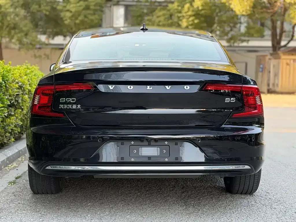 Volvo S90 — фото 9