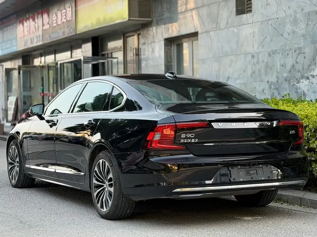 Volvo S90 — фото 4
