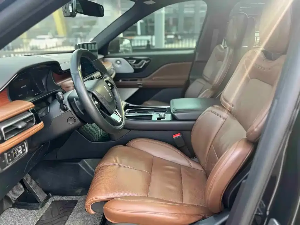 Lincoln Aviator 2021 из CN, фото 2