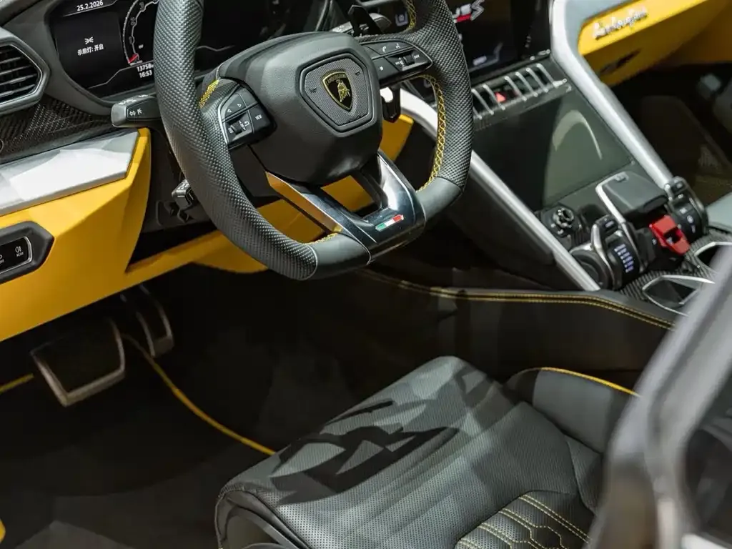 Lamborghini Urus 2023 из CN, фото 4