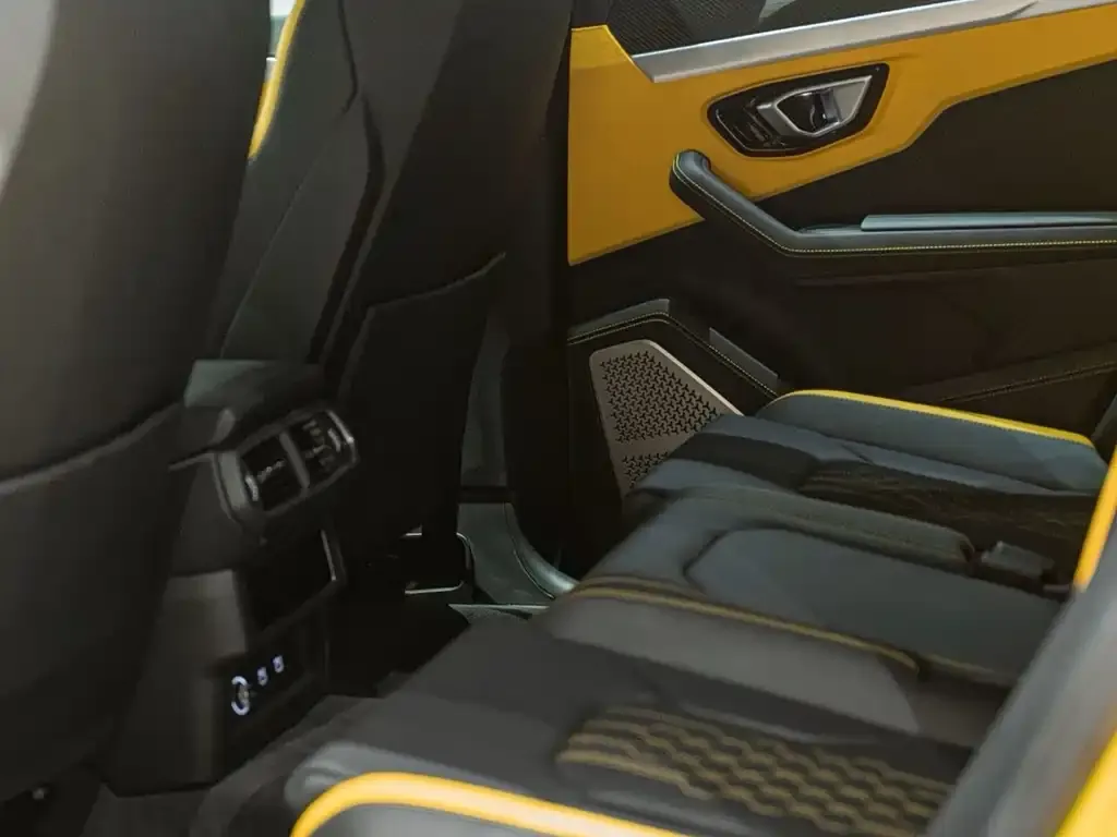Lamborghini Urus 2023 из CN, фото 6
