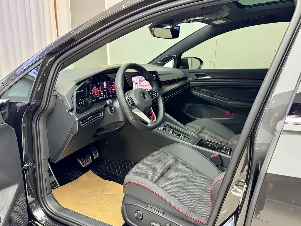 Volkswagen Golf GTI 2023 из CN, фото 5