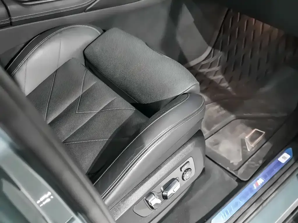 BMW XM 2024 из CN, фото 6