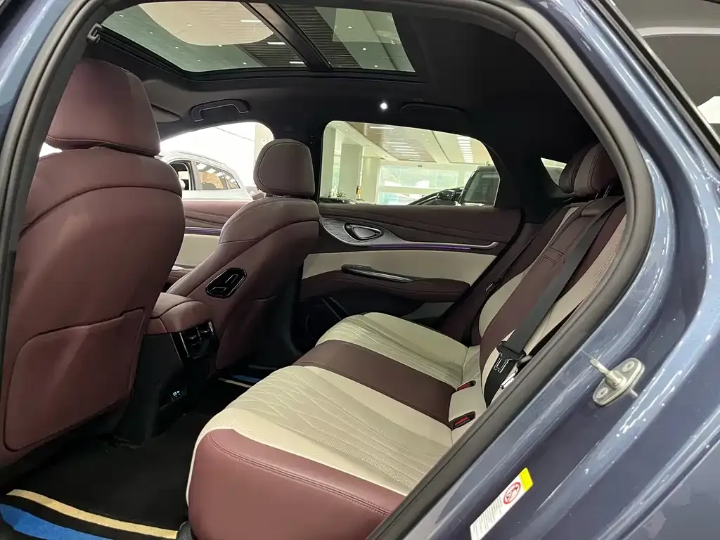 BYD Seal — фото 2