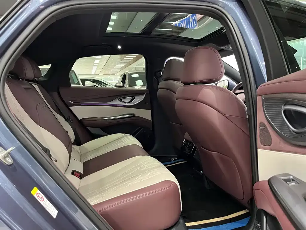 BYD Seal — фото 8