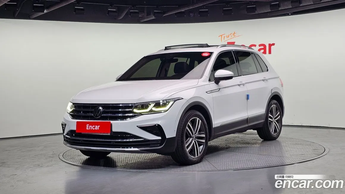 Volkswagen Tiguan — фото 1