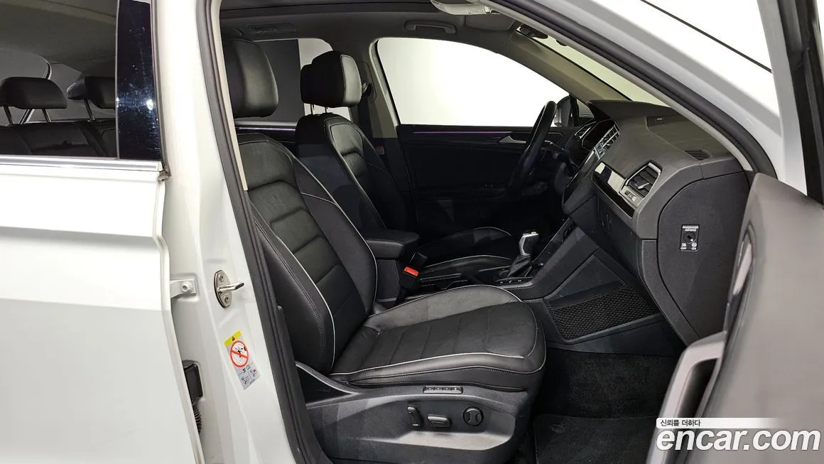 Volkswagen Tiguan — фото 8