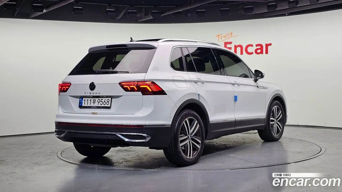 Volkswagen Tiguan — фото 9