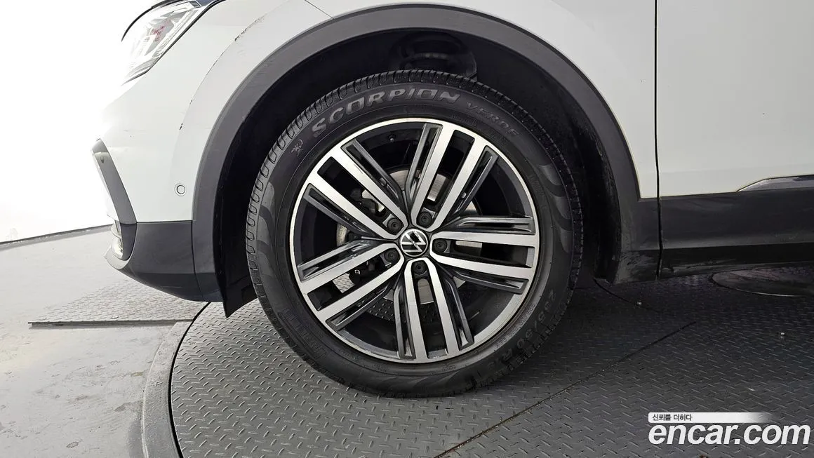Volkswagen Tiguan — фото 6