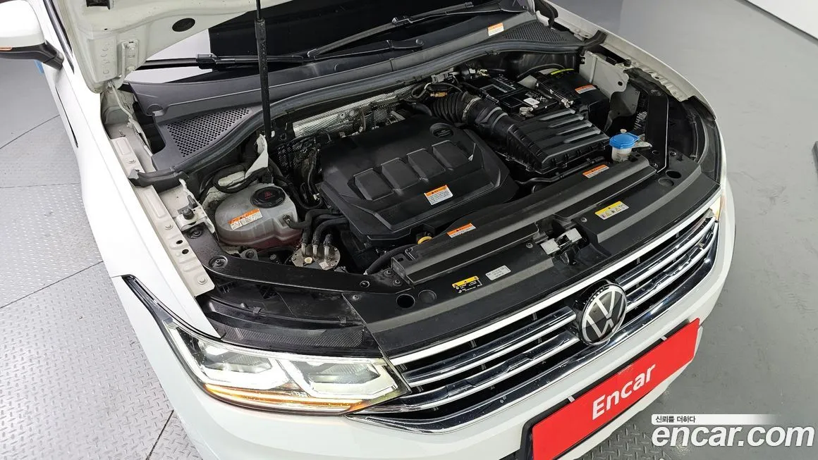 Volkswagen Tiguan — фото 10
