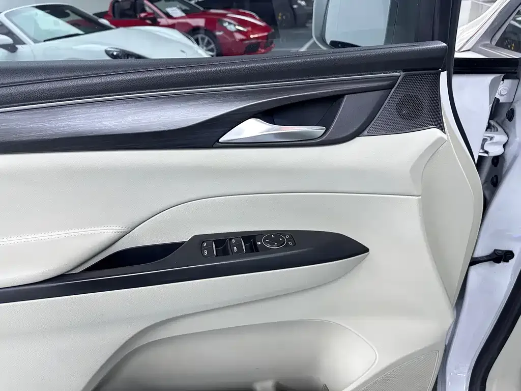 Buick GL8 2022 из CN, фото 7