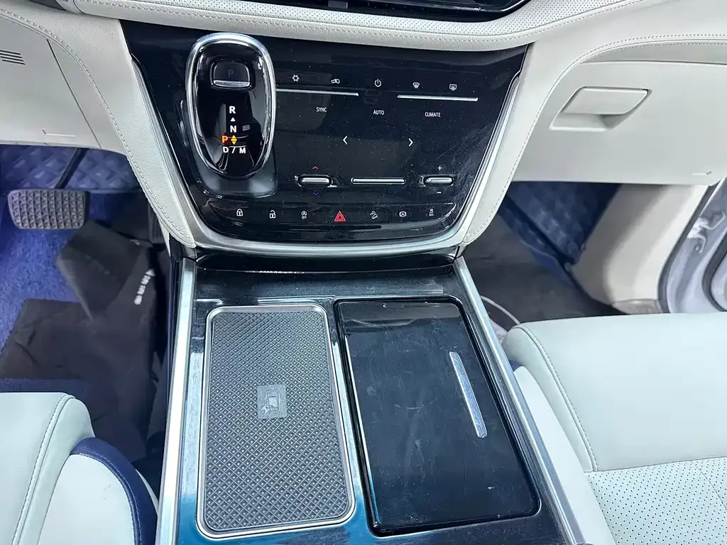 Buick GL8 2022 из CN, фото 10