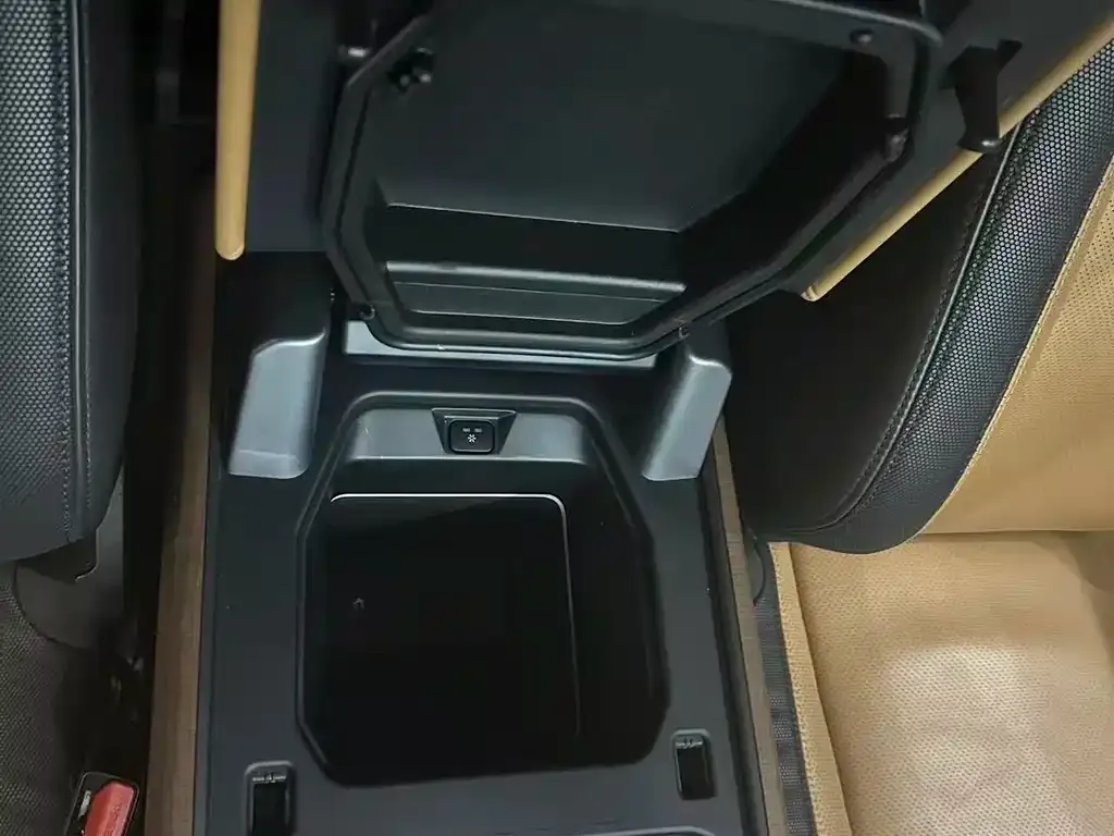 Land Rover Defender 2023 из CN, фото 4