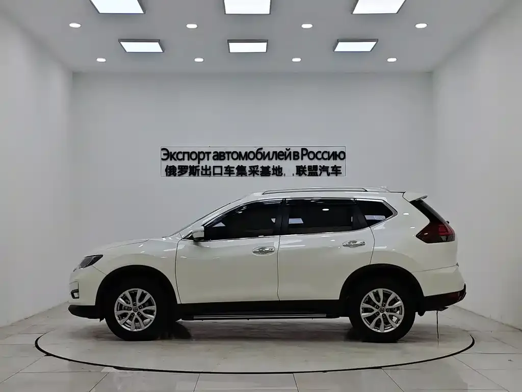 Nissan X-Trail — фото 9