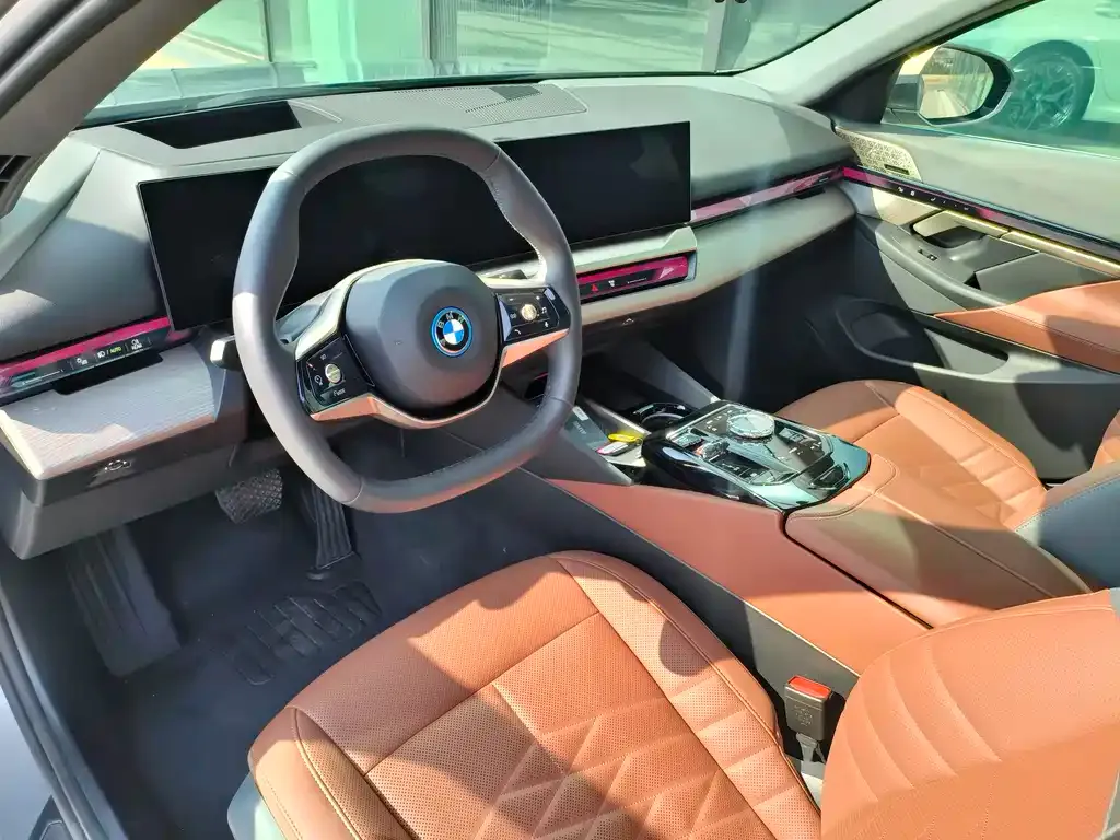 BMW i5 — фото 8